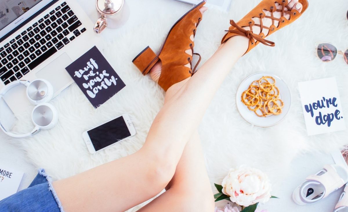 hipster-mum-236832-unsplash